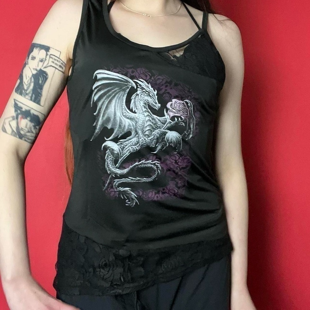 Asymmetrical lace trim dragon tank top 🖤💜